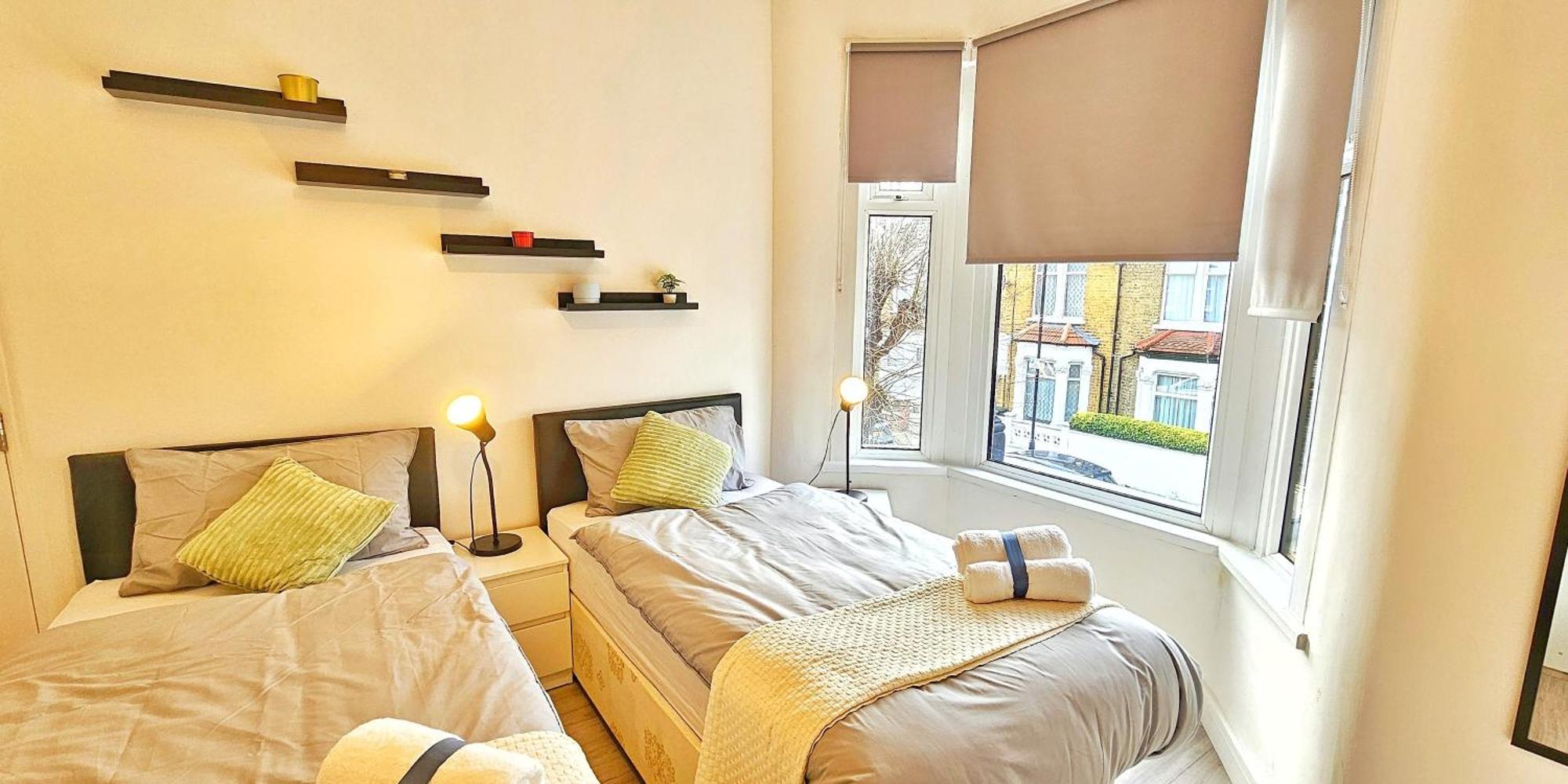 Stratford City - Luxe House With Garden Villa Londen Buitenkant foto